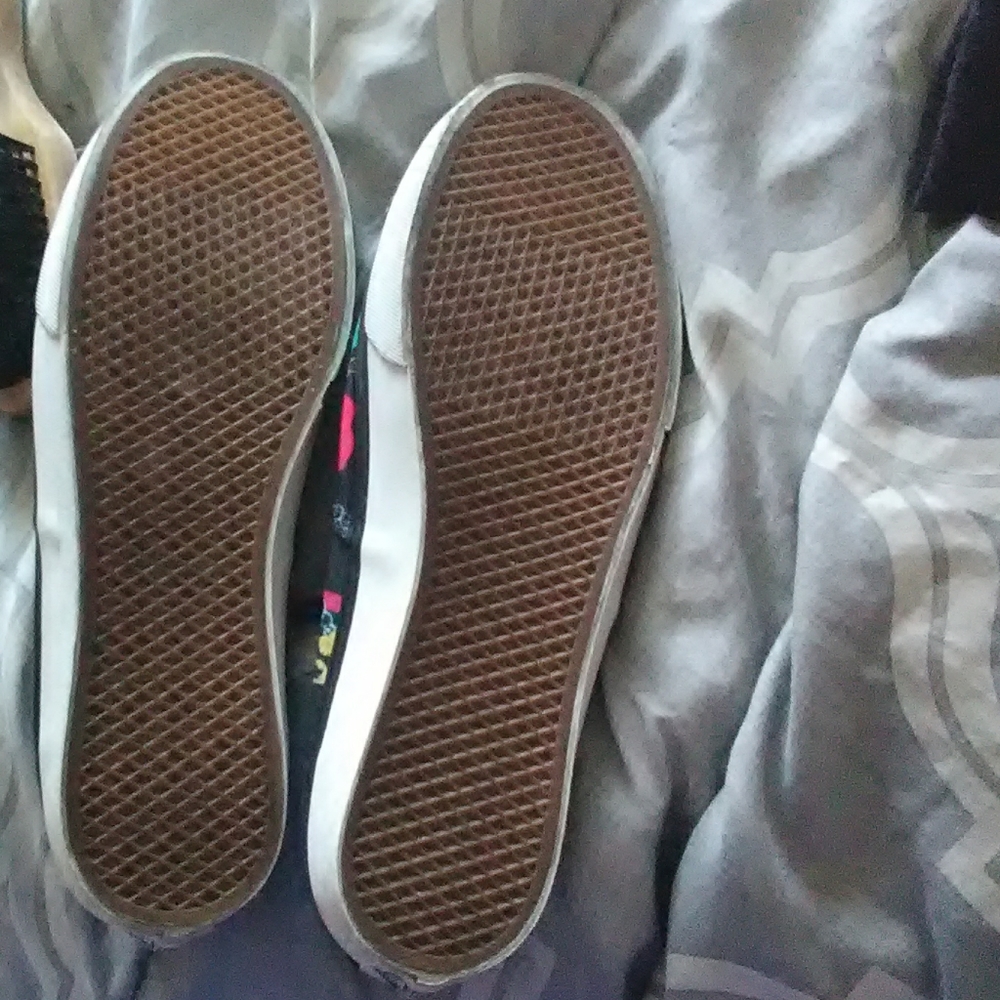 Vans - Picture 2 of 2